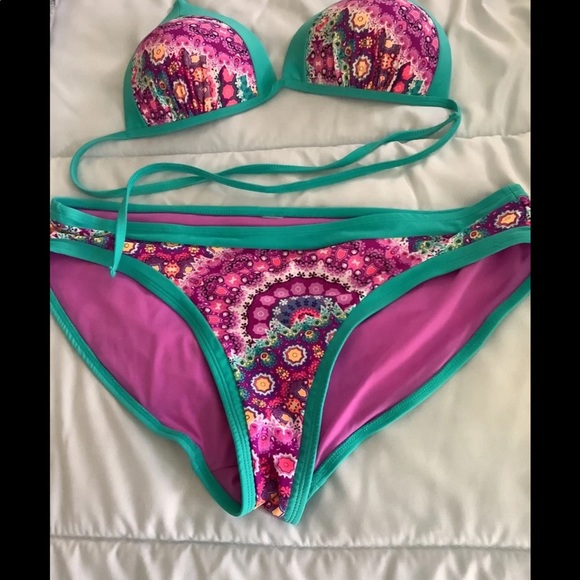 No Boundaries bikini colorful padded top 11-13 bottom XL pretty design’s… - Picture 5 of 10